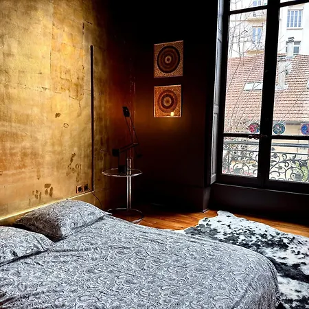 شقة Le Palais De Verdun - 3 Ch-6p - 140 M2 *