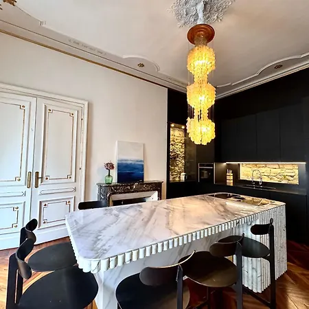 アパート Le Palais De Verdun - 3 Ch-6p - 140 M2 *